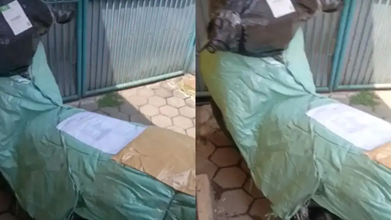Bikin Bingung, Kurir Motor Disuruh Kirim Paket Satu Motor Utuh