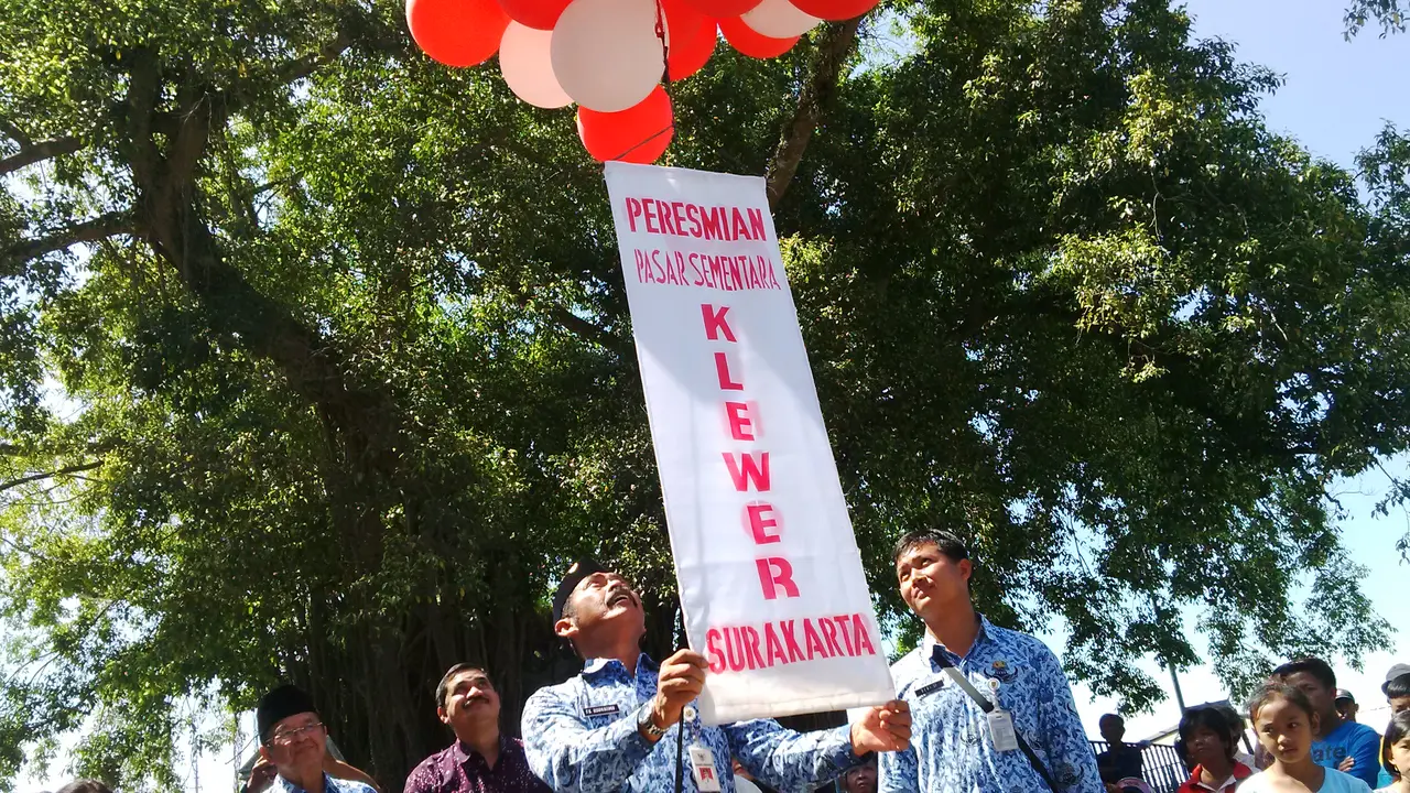Sambut Ramadan, Pasar Darurat Klewer di Solo Diresmikan