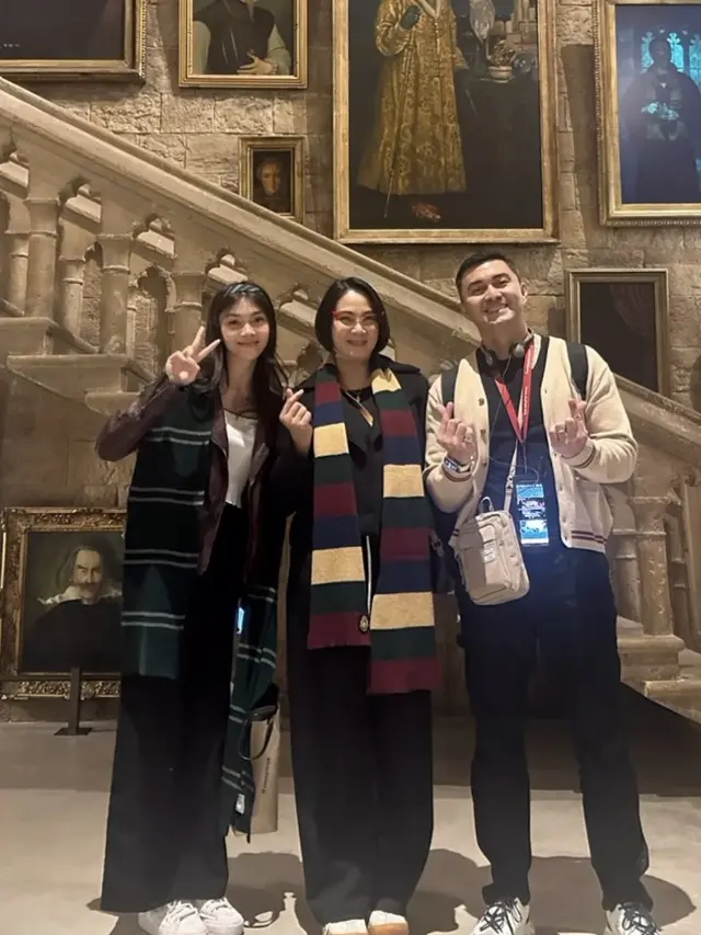 Keluarga Anjasmara dan Dian Nitami Liburan. [@bu_deedee]