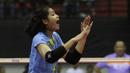Pevoli Bandung BJB Pakuan, Wintang Dyah, melakukan selebrasi saat menghadapi tim Putri Jakarta BNI 46 dalam ajang Proliga 2019 di GOR Among Rogo, Yogyakarta, Sabtu (23/12). BNI 46 menang 3-1 atas BJB. (Bola.com/Yoppy Renato)