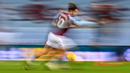 Pemain yang menjadi favorit penggemar Aston Villa, Jack Grealish menunjukkan kinerja yang luar biasa di Liga Inggris musim ini. Sangat terampil dalam penguasaan bola dan secara teknis memiliki skill di atas rata-rata. (Foto: AFP/Pool/Laurence Griffiths)
