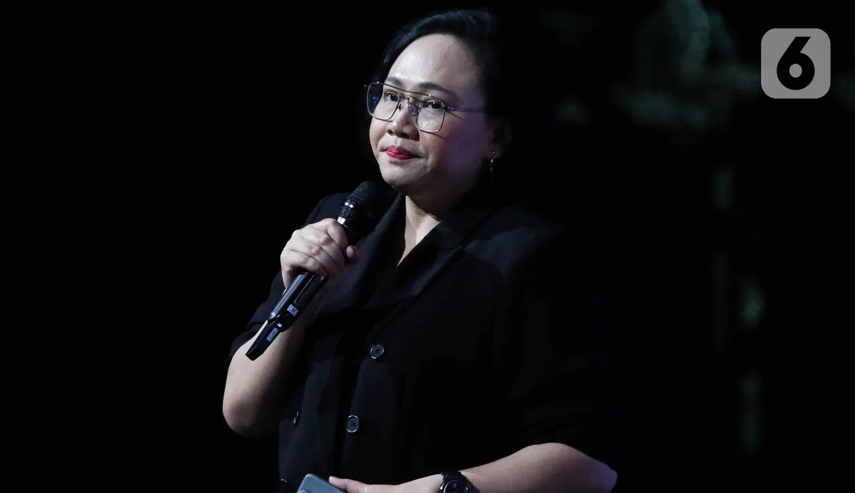 Pemimpin redaksi Liputan6.com Elin Yunita saat memberikan paparannya pada acara Emtek Education & Career Festival 2024 di Studio 6 Emtek City, Studio Indosiar, Daan Mogot, Jakarta, Selasa (30/7/2024). (Liputan6.com/Herman Zakharia)