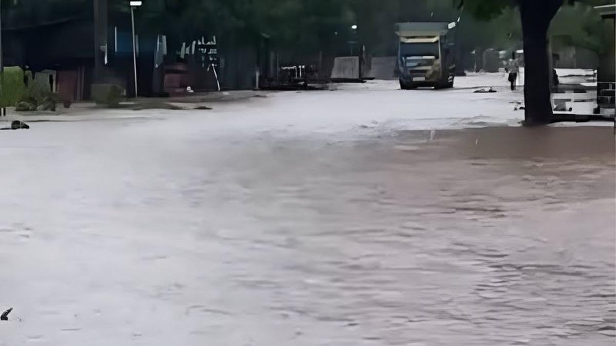 Bencana di Lereng Tambora, Air Meluncur Deras dari Pegunungan Merendam 23 Rumah