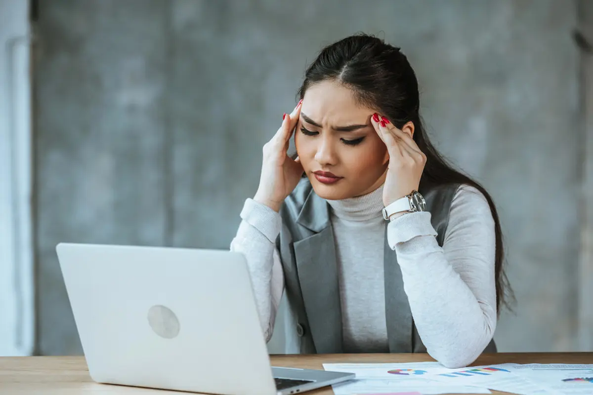 Meeting Panjang Bikin Sakit Kepala Berat dan Nyeri? Ini Tips agar Fokus Tak Terganggu!