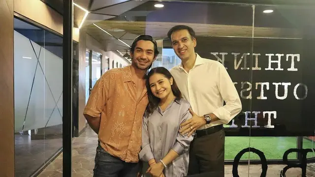 Pamer Cincin, Ini 7 Momen Kebersamaan Prilly Latuconsina dan Reza Rahadian