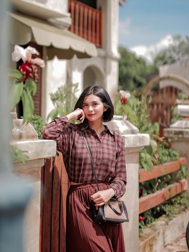 6 Pesona Briptu Sefin, Polwan Cantik yang Parasnya Disebut Mirip Artis