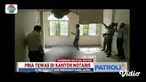 Seorang pria diduga pencuri tewas kesetrum di sebuah kantor notaris di kawasan Ruko Paramount Tangerang, Banten.
