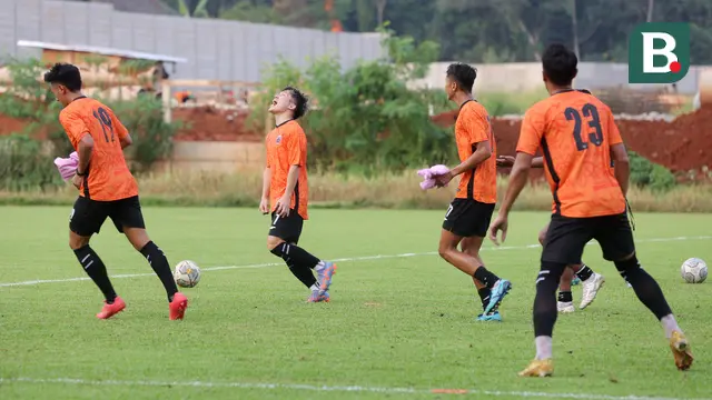 Foto: Pemain Persija Asik-Asik, Ryo Matsumura Ceria di Sesi Latihan Macan Kemayoran