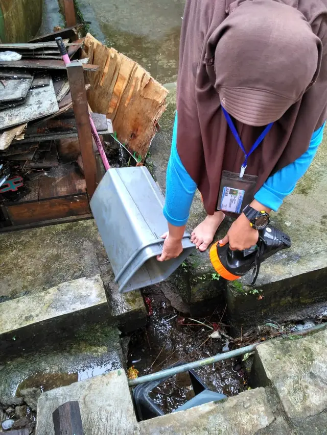 PSN dilakukan secara mandiri di instansi pemerintah dan sekolah untuk mencegah DBD. (Foto: Liputan6.com/Humas Pemkab Banyumas/Muhamad Ridlo)