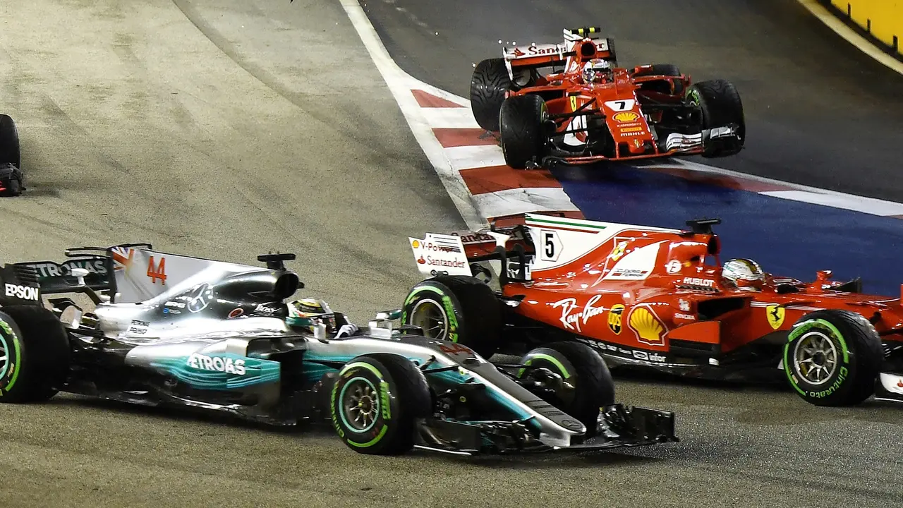 PHOTO: Kecelakaan Tragis di Formula 1 GP Singapura, Pembalap Ferrari Gagal Finis