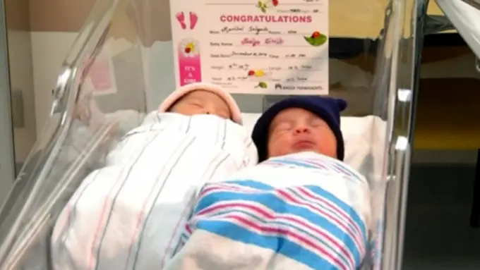 Meski Kembar, Kedua Bayi Ini Lahir di Tahun Berbeda