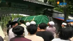 Korban dan adiknya juga dikenal sosok pemuda yang baik dan memiliki solidaritas tinggi di mata rekan-rekannya.
