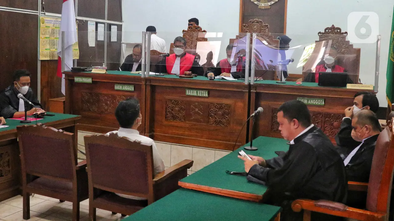 Eksepsi Kompol Chuck Putranto Ditolak Majelis Hakim