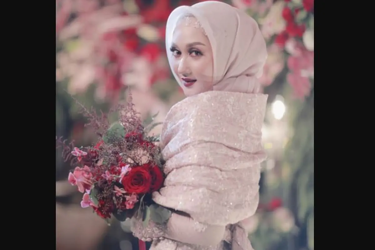 6 Pesohor Merayakan Momen Bahagia dalam Balutan Karya Barli Asmara