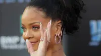 Promosi Lingerie, Rihanna Kenakan Aksesori Buatan Desainer Indonesia