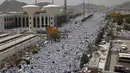 Suasana Salat Ied di jalan Arafah, Arab Saudi, Rabu (23/9/2015). Arab Saudi menetapkan tanggal 23 September 2015 sebagai Hari Raya Idul Adha. (REUTERS/Ahmad Masood)