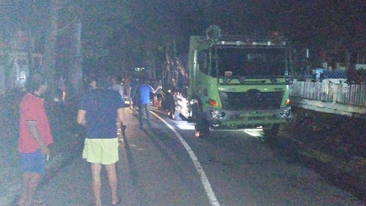 Polres Bitung melakukan olah TKP lakalantas maut.