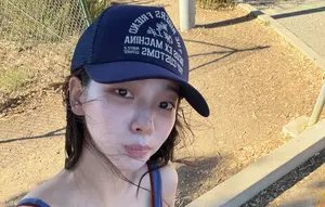 Potret Karina aespa Surfing di Malibu, Cantik Tanpa Makeup Curi Perhatian
