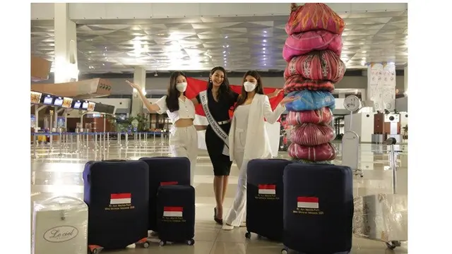 7 Potret Ayu Maulida saat Bertolak ke Florida, Ikuti Ajang Miss Universe 2020