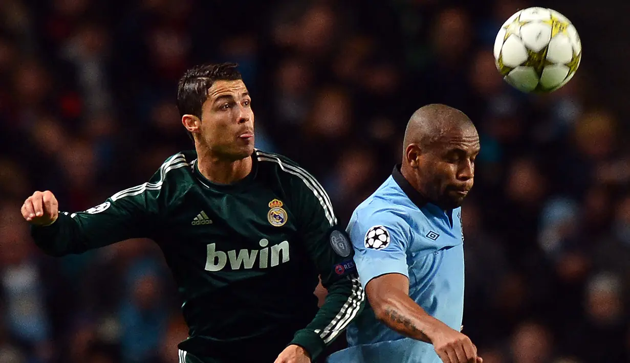 Maicon. Bek kanan Brasil yang kini berusia 40 tahun dan telah pensiun pada Juli 2021 ini pernah memperkuat Manchester City selama semusim pada 2012/2013 usai didatangkan dari Inter Milan 31 Agustus 2012. Ia hanya tampil 13 laga di semua ajang bersama The Citizens. (AFP/Paul Ellis)