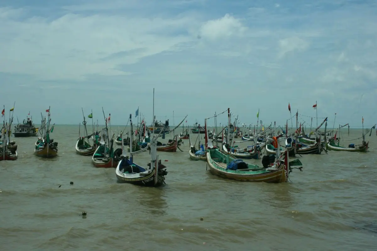 Cuaca buruk buat nelayan Madura 
