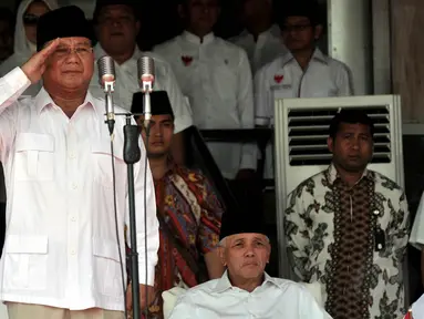 Prabowo Subianto melaksanakan upacara kemerdekaan di Nusantara Polo Club, Bogor, Minggu (17/8/14). (Liputan6.com/Johan Tallo)