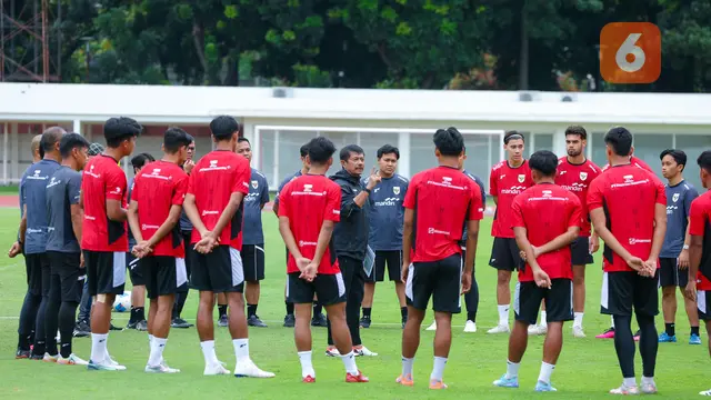 Foto: Indra Sjafri Matangkan Taktik Skuad Timnas Indonesia U-22 Jelang Hadapi Mali di Laga Uji Coba
