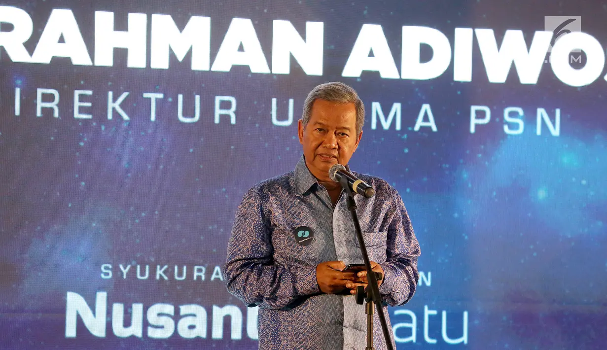 Dirut PT Pasifik Satelit Nusantara (PSN) Adi Rahman Adiwoso memberi sambutan pada acara Syukuran Peluncuran Satelit Nusantara Satu di Jakarta, Senin (1/4). Berorbitnya Satelit Nusantara Satu siap memberikan akses internet yang merata di seluruh wilayah Indonesia. (Liputan6.com/Fery Pradolo)