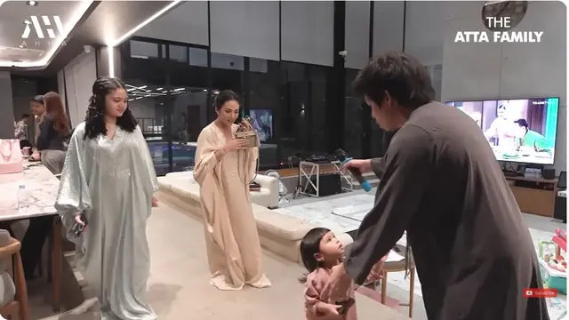 6 Potret Amora Lemos Ikut Krisdayanti Bukber di Rumah Aurel Hermansyah, Menawan