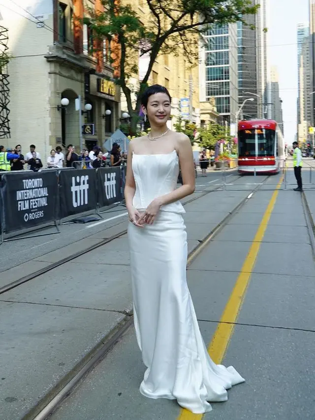 Gaya Kim Go Eun Selama Toronto International Film Festival. [@ggonekim]