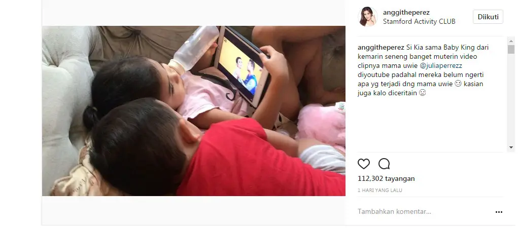 Ponakan Julia Perez tonton videoklip milik mendiang  (Foto: Instagram)