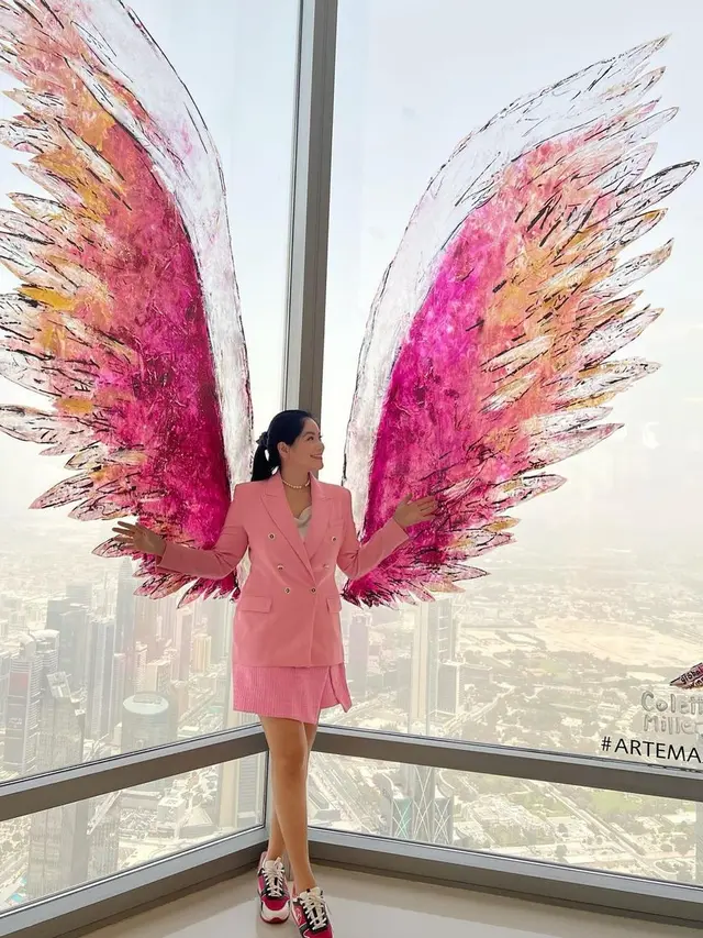 Titi Kamal Liburan Dubai