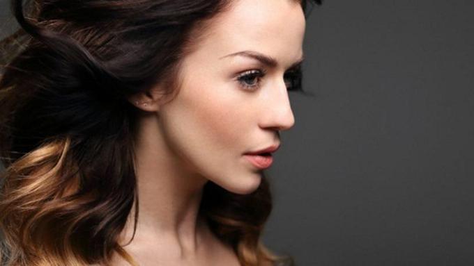 Unduh 920 Koleksi Background Rambut Kuning HD Gratis