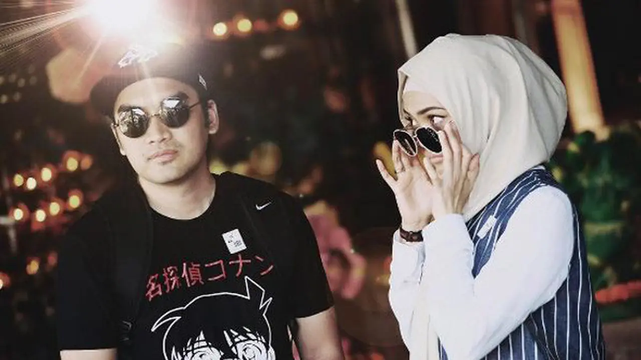 Gaya Kompak Rina Nose dan Mantan Suami di Thailand Bikin Iri