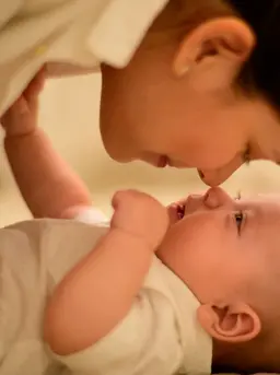 Bayi yang tidak mendapat ASI berisiko lebih tinggi mengembangkan penyakit kronis seperti obesitas dan diabetes ketika dewasa. (Foto: Unsplash/Ana Tablas)
