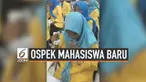 Beredar video kegiatan ospek mahasiswa baru di media sosial yang mengejutkan masyarakat. Sejumlah mahasiswa baru disuruh seniornya untuk meminum air yang sudah bercampur ludah.