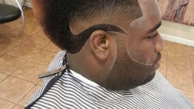 15 Gaya Potongan Rambut Tidak Biasa Ini Bikin Geleng Kepala