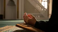 Lirik Lengkap Ya Robbi Sholli Ala Muhammad: Arab, Latin, dan Terjemahan