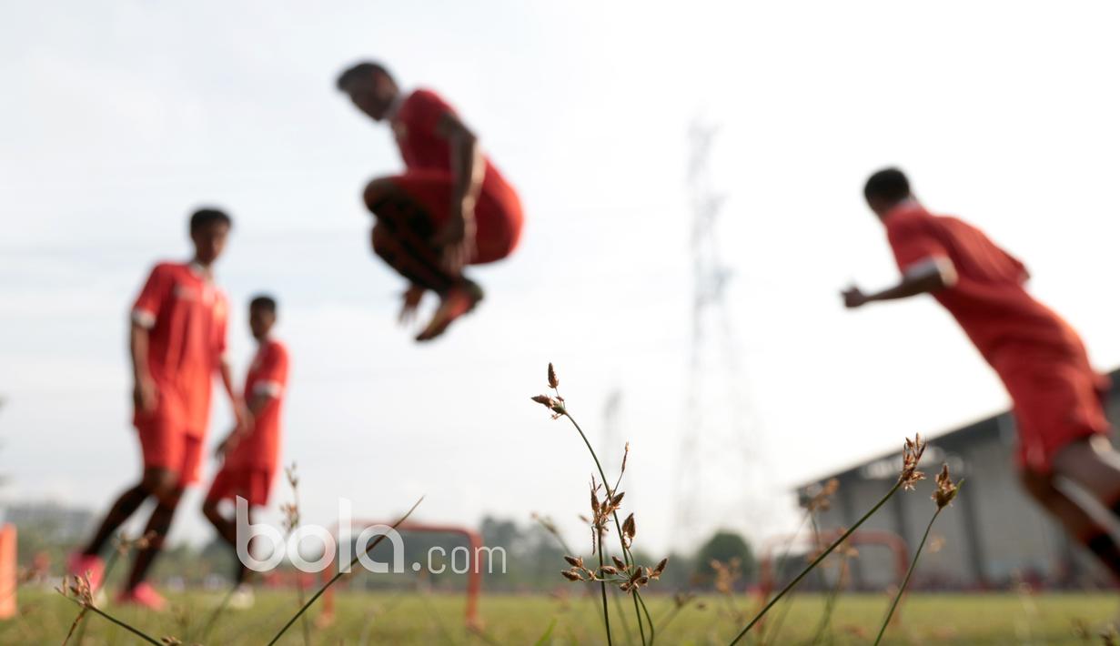 Dalam sesi latihan yang dijalani Persija pada Sabtu (21/1/2017) sore, para pemain tim Macan Kemayoran berlatih selama kurang lebih dua jam. (Bola.com/Nicklas Hanoatbun)