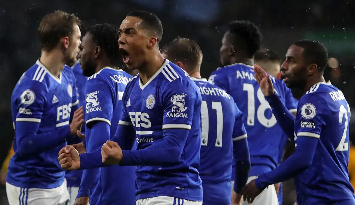 Leicester City, Youri Tielemans diketahui tertarik bergabung ke Liverpool usai memutuskan untuk meninggalkan klub pada musim panas mendatang. Kesepakatannya kemungkinan akan menelan biaya €50 juta. Musim ini, ia telah melakukan 33 penampilan dengan mencetak 7 gol dan 3 assist. (AFP/Geoff Caddick)