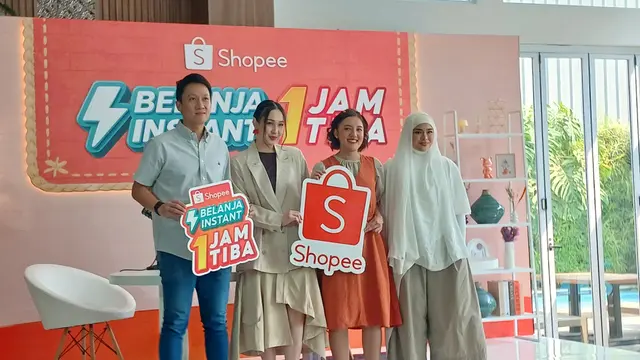 Daniel Minardi, Sivia Azizah, Ify Alyssa, dan Agatha Pricilla saat acara Shopee Belanja Instant 1 Jam Tiba di Jakarta, Kamis (23/7/2026). (Liputan6.com/Nurri Indah)