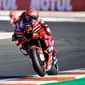 Francesco Bagnaia berhasil merebut juara dunia MotoGP usai finis di posisi ke-8 pada MotoGP Valencia (AFP)