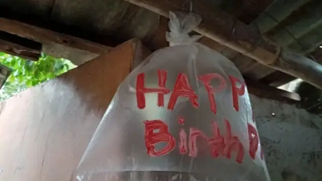 Viral Bocah Bikin Balon dari Plastik untuk Kejutan Ulang Tahun Ayahnya