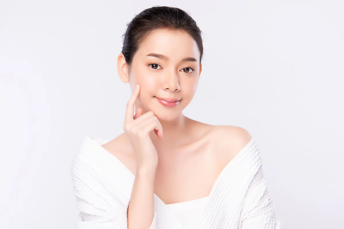 5 Kandungan Skincare Terbaik untuk Lawan Tanda Penuaan Dini Bagi Pemilik Kulit Sensitif
