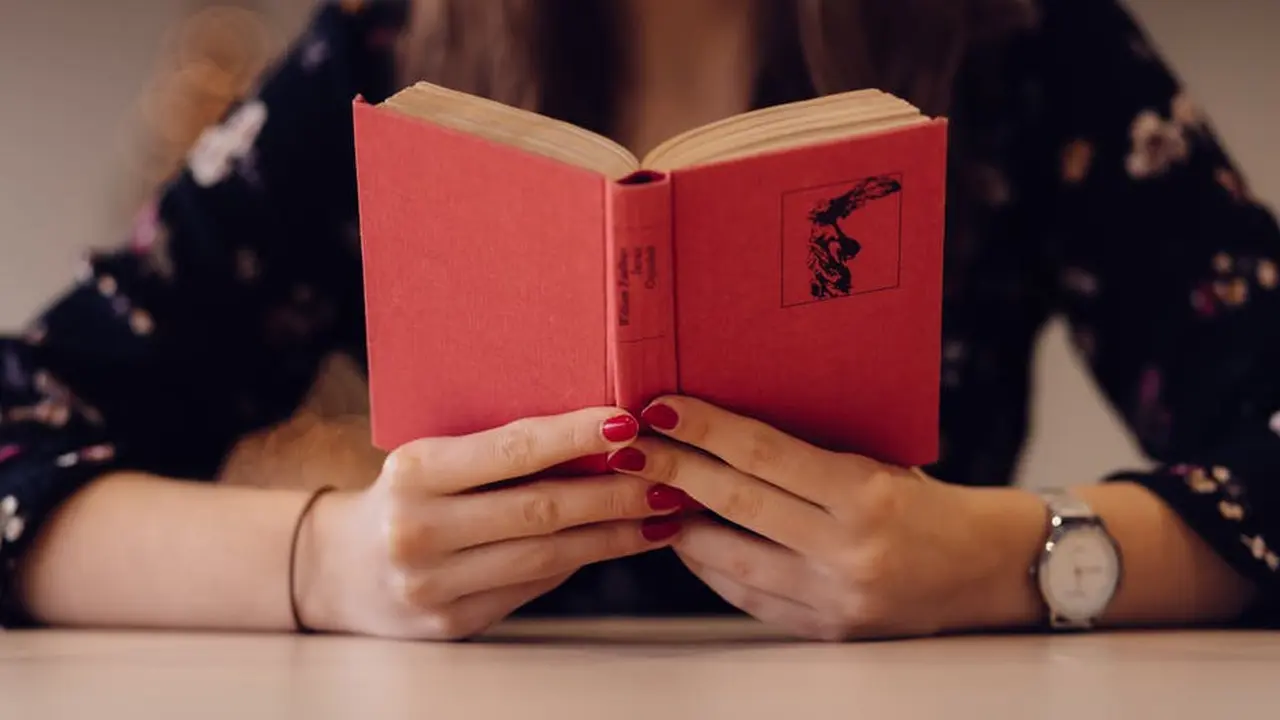 [bintang] Kata Astrologer: 5 Zodiak Yang Susah Banget Diajak Nongkrong