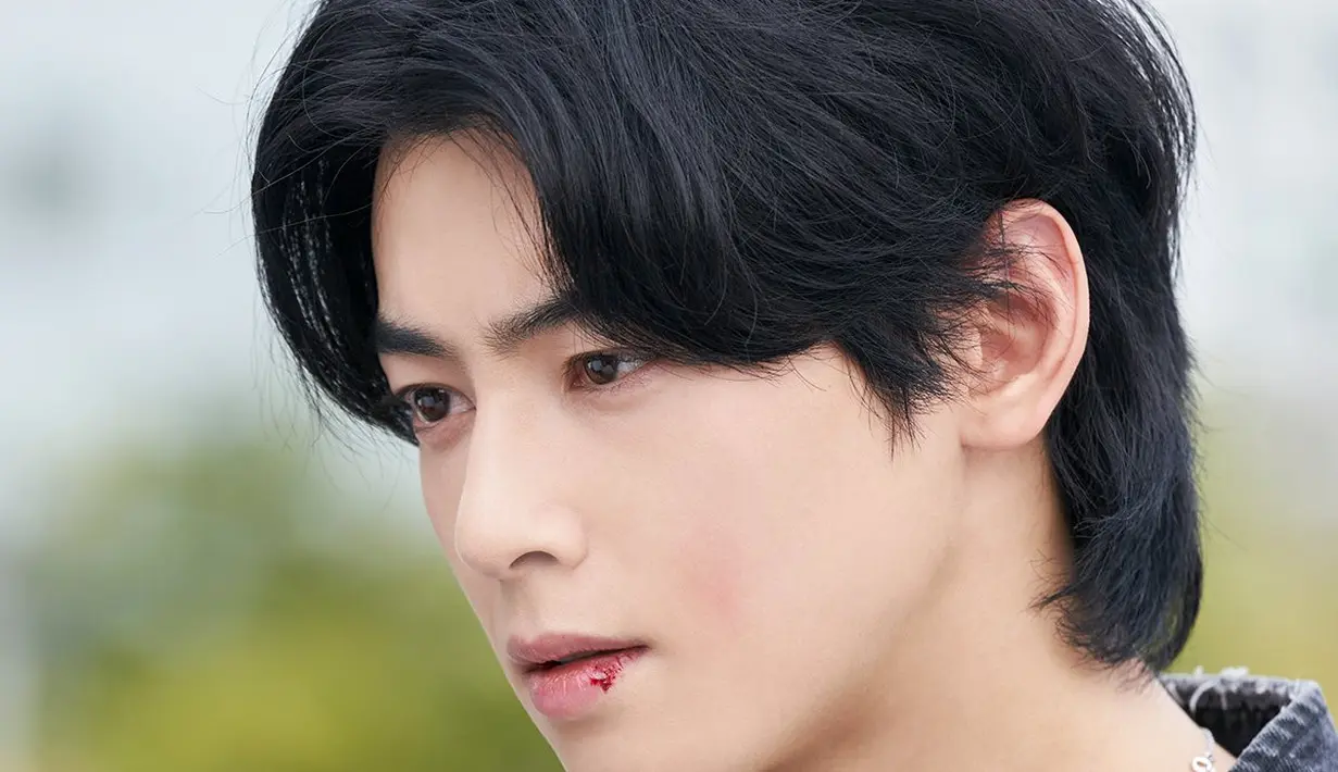 Dalam potongan gambar yang baru dirilis, Cha Eun Woo melakukan transformasi drastis saat ia memancarkan karisma dengan kilatan pemberontak di matanya. (Foto: MBC)