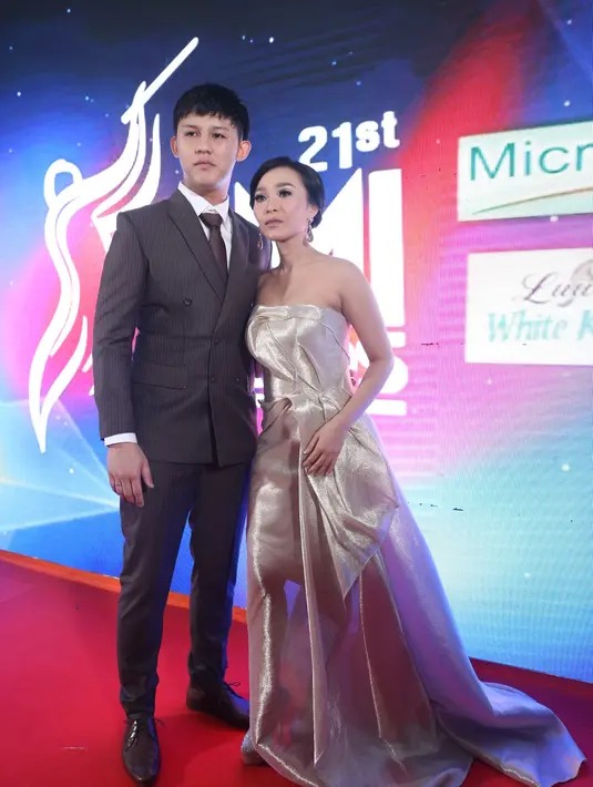 Rinni Wulandari dan Jevin Julian