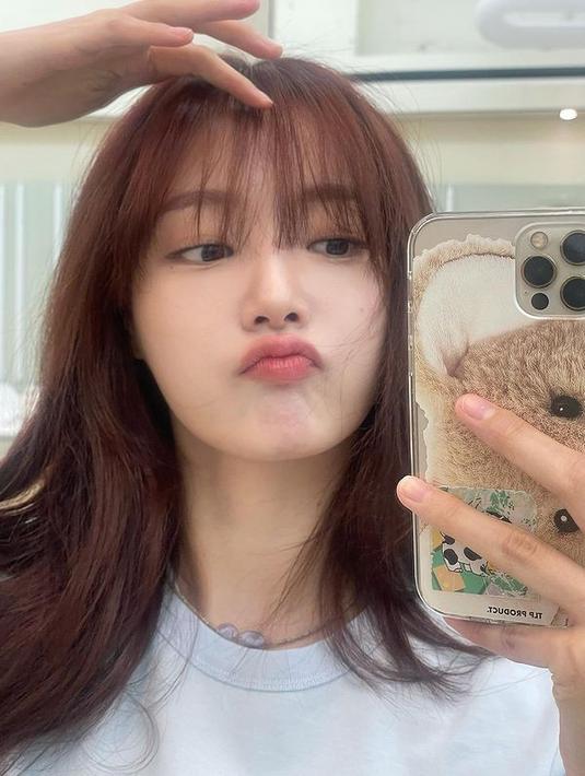 Hingga pada akhirnya Yeonwoo memutuskan keluar dari MOMOLAND pada 29 November 2019 lalu. (FOTO: instagram.com/chloelxxlxx/)