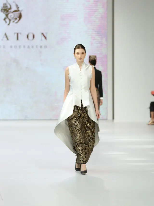 Kolaborasi Apik Desainer Australia dan Indonesia di Jakarta Fashion Week 2023
