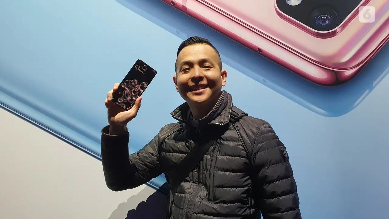 Ernest Prakasa dan Galaxy S20 Ultra